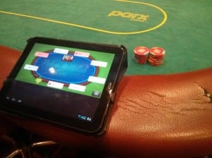 notes at poker table