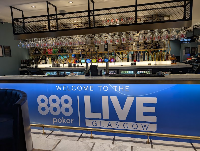 888poker LIVE Glasgow bar